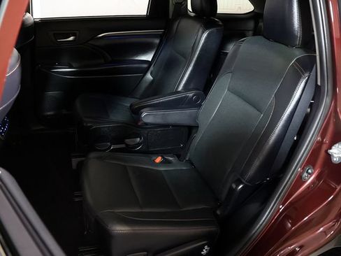 Used 2019 Toyota Highlander Limited Platinum AWD/4WD image 14