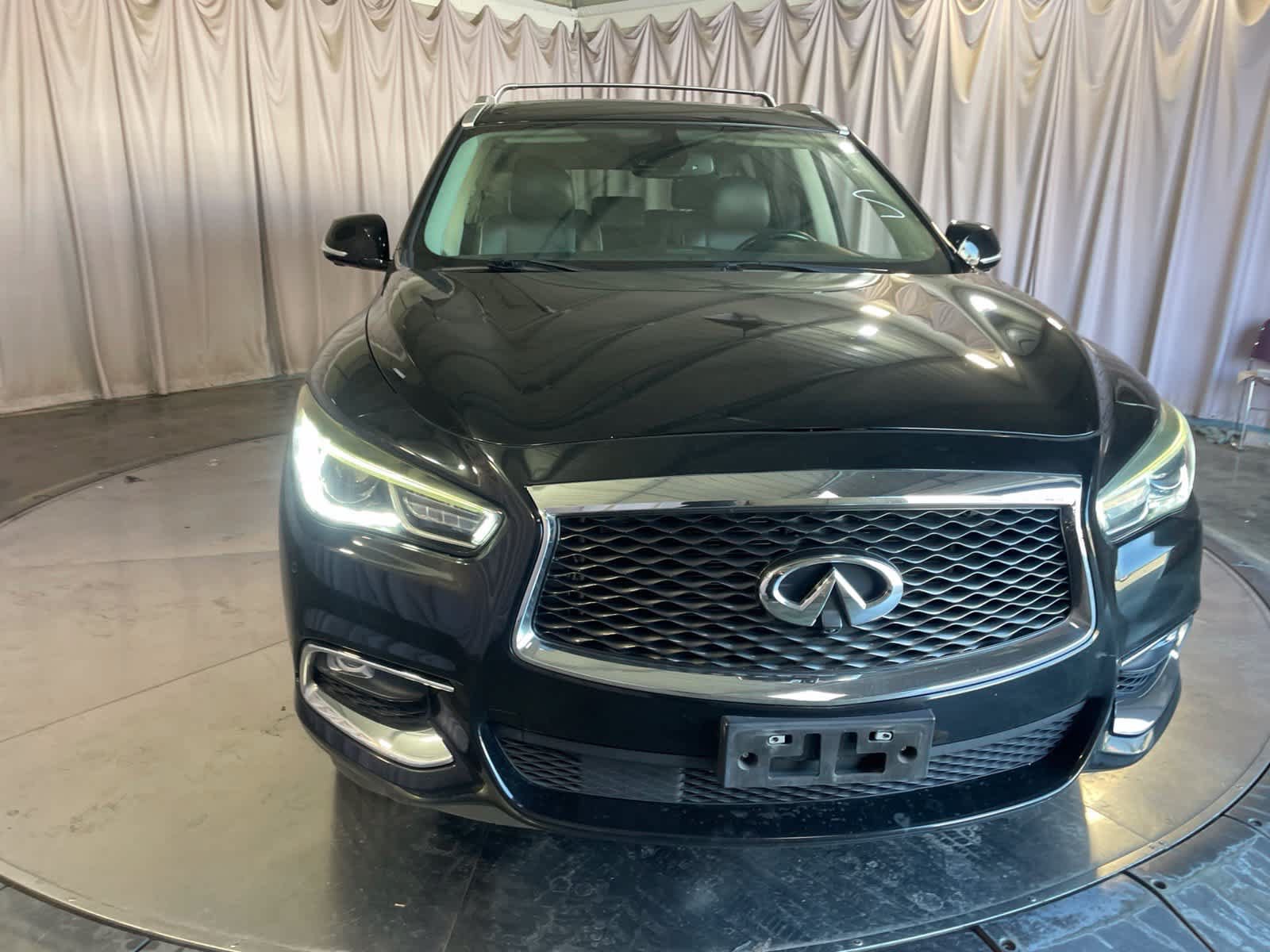 Used 2019 INFINITI QX60 Luxe w/ Essential Package FWD image 2