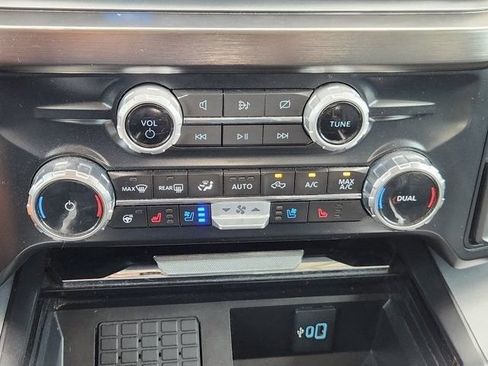 Used 2024 Ford F250 Lariat w/ Lariat Ultimate Package AWD/4WD image 16