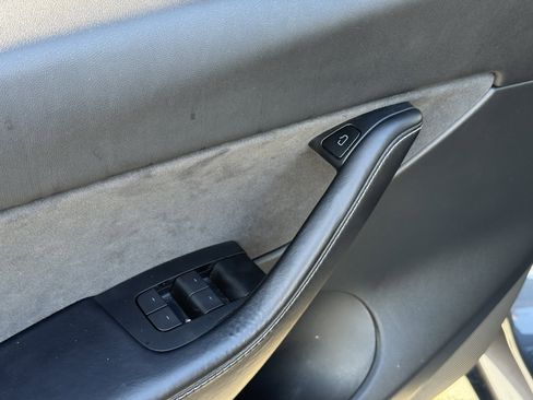 Used 2022 Tesla Model Y Performance image 44