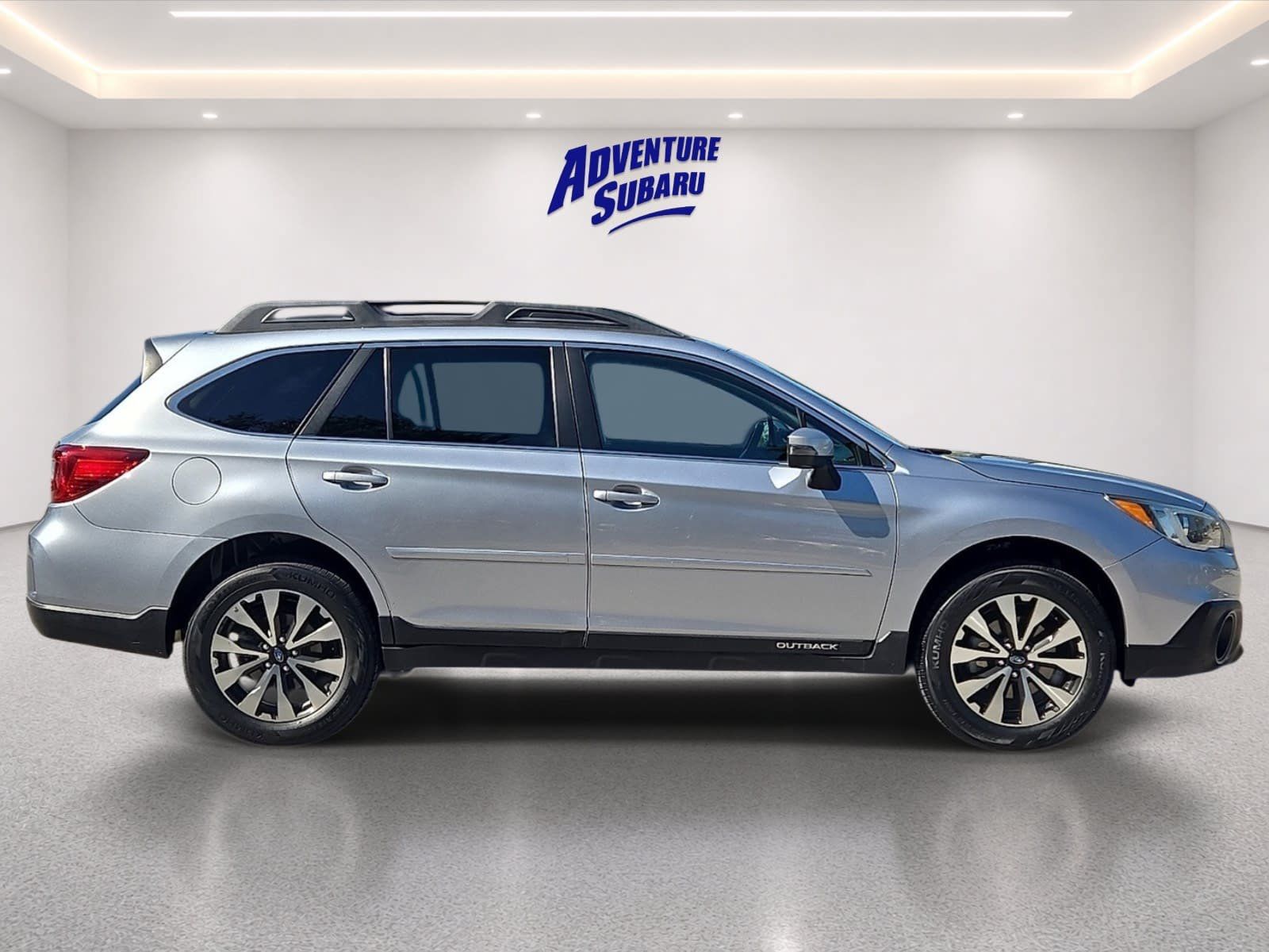 Used 2017 Subaru Outback 3.6R Limited AWD/4WD image 7