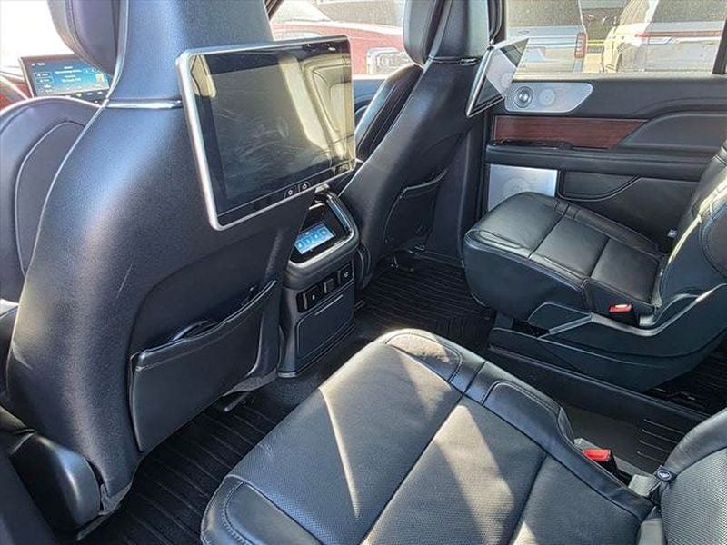 Used 2023 Lincoln Navigator Reserve AWD/4WD image 8