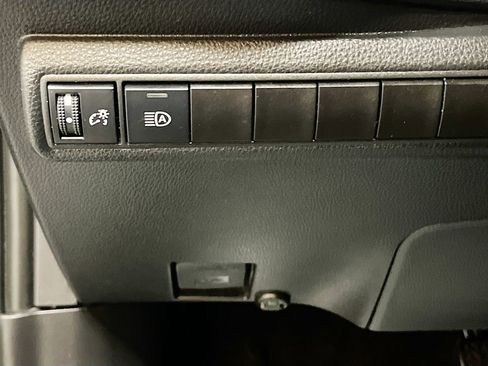 Used 2025 Toyota Corolla SE image 10