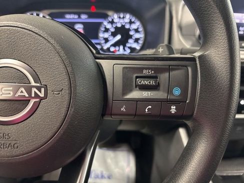 Used 2023 Nissan Rogue SV AWD/4WD image 25