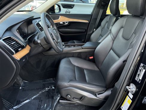 Used 2024 Volvo XC90 B6 Plus image 19