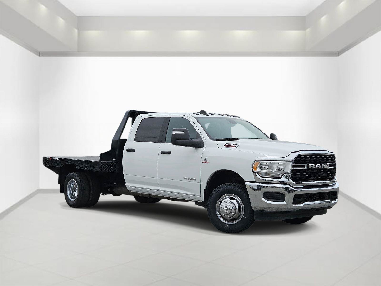 Used 2024 RAM 3500 SLT w/ Quick Order Package 2YG SLT AWD/4WD image 1