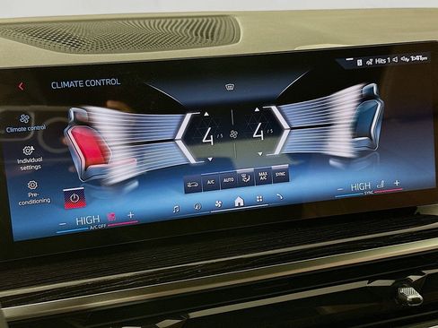 New 2026 BMW X5 M60i image 21