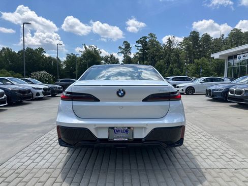 Used 2025 BMW 740i w/ Executive Package RWD image 11