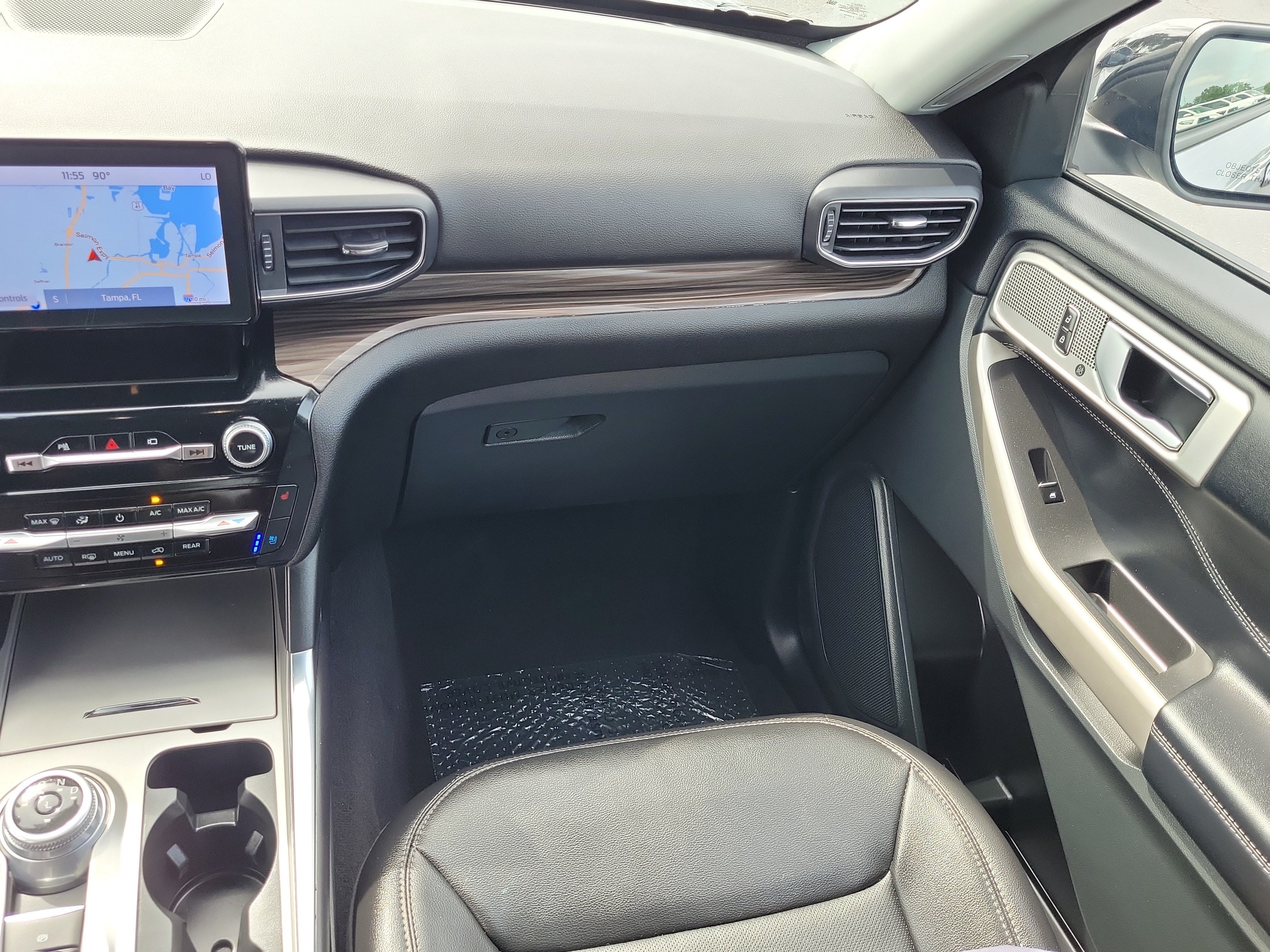 Used 2023 Ford Explorer Limited w/ Equipment Group 301A RWD image 18