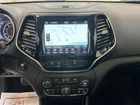 Used 2019 Jeep Cherokee Limited w/ Luxury Group AWD/4WD image 6