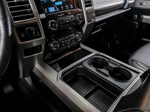 Used 2017 Ford F250 Lariat w/ Chrome Package image 24