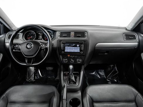 Used 2015 Volkswagen Jetta SE image 9