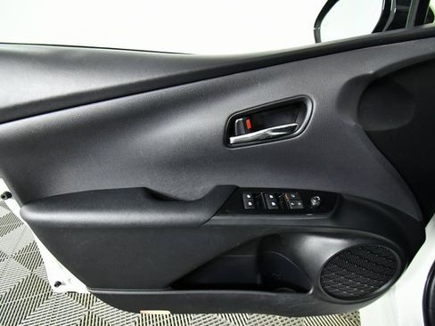 Used 2018 Toyota Prius Four Touring image 21