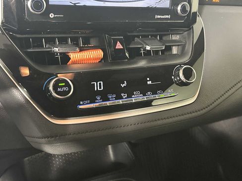 Used 2021 Toyota Corolla SE FWD image 32