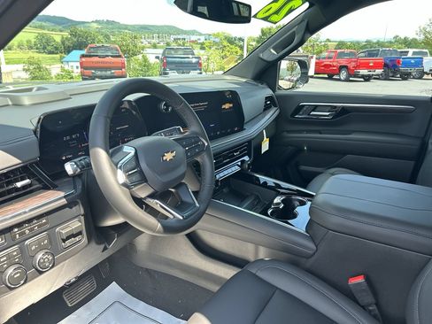 New 2026 Chevrolet Suburban LT w/ Comfort Package AWD/4WD image 25