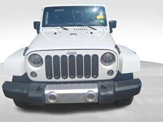 Used 2015 Jeep Wrangler Unlimited Sahara w/ Connectivity Group AWD/4WD video 2