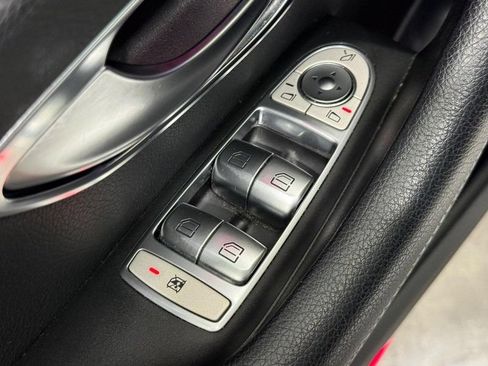 Used 2018 Mercedes-Benz E 400 4MATIC Sedan image 18