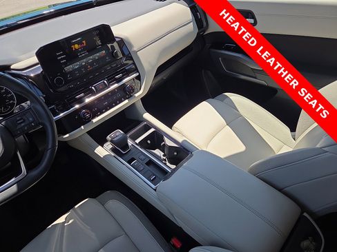 Used 2025 Nissan Pathfinder SL FWD image 14