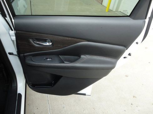 Used 2024 Nissan Murano Platinum image 16
