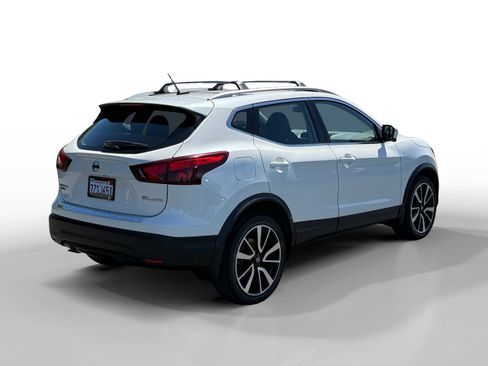 Used 2017 Nissan Rogue Sport SL AWD/4WD image 5