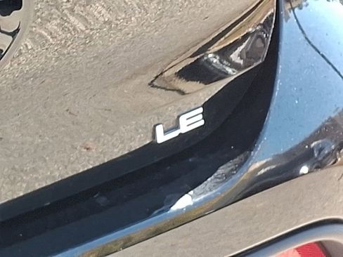 Used 2021 Toyota Highlander LE image 35