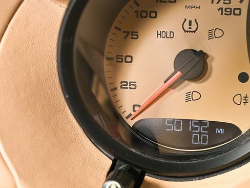 Used 2013 Porsche Boxster S image 9