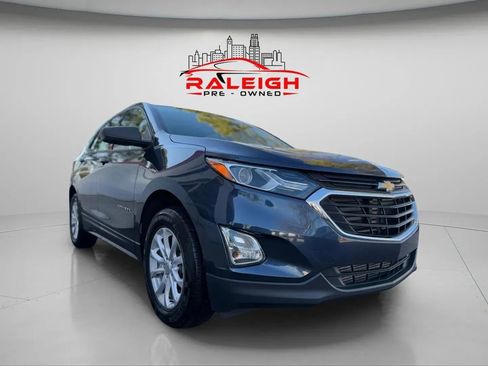 Used 2019 Chevrolet Equinox LS image 4