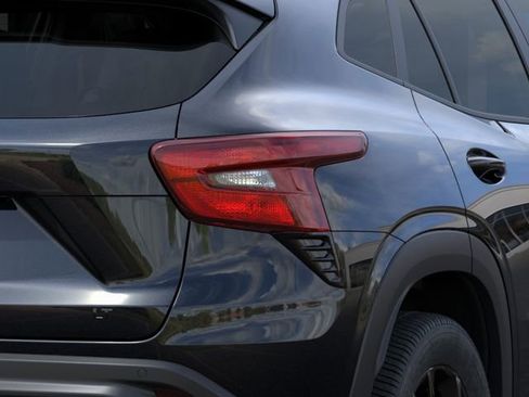 New 2026 Chevrolet Trax LT w/ Driver Confidence Package FWD image 11