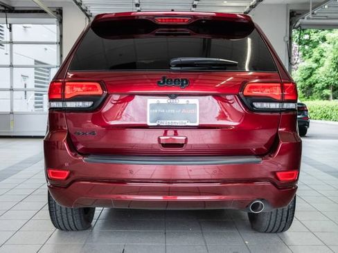 Used 2020 Jeep Grand Cherokee Altitude AWD/4WD image 5