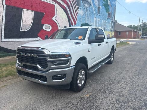 Used 2025 RAM 2500 Big Horn AWD/4WD image 1
