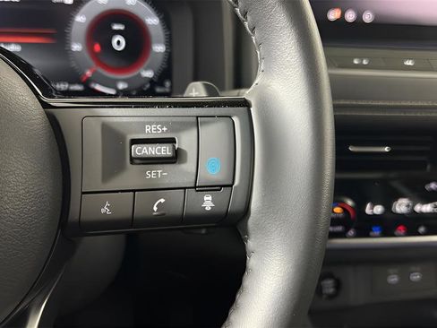 Used 2024 Nissan Rogue Platinum w/ Platinum Premium Package image 34