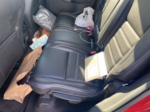 Used 2019 Ford Escape Titanium image 10