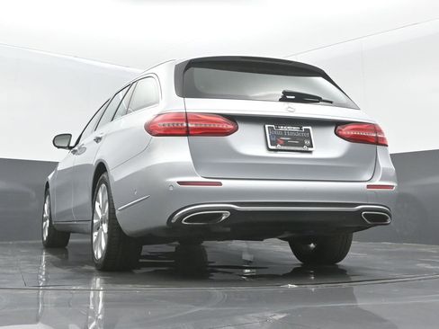 Used 2020 Mercedes-Benz E 450 4MATIC Wagon w/ Premium Package image 38