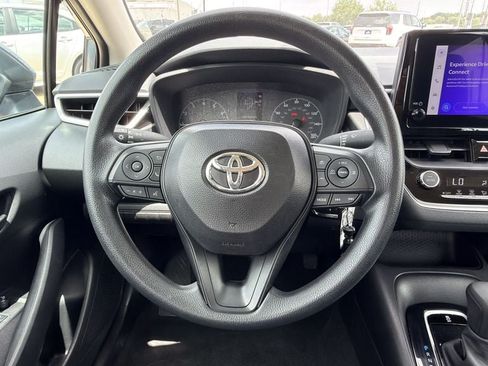 Used 2025 Toyota Corolla LE FWD image 14