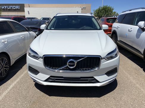 Used 2021 Volvo XC60 T5 Momentum FWD image 5