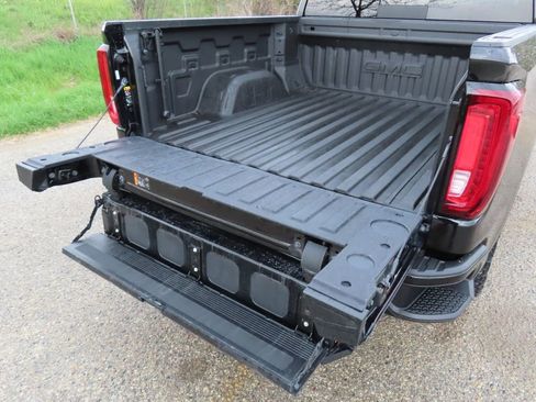 Certified 2025 GMC Sierra 1500 AT4 w/ AT4 Preferred Package AWD/4WD image 13