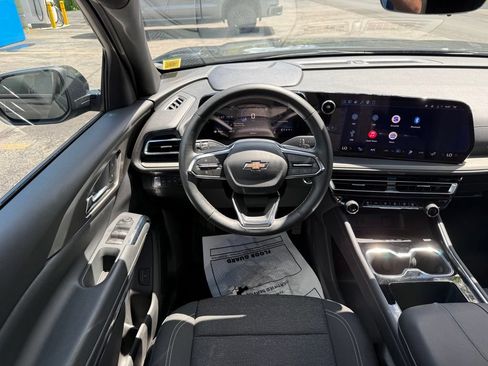 Used 2026 Chevrolet Traverse LT w/ Sun and Wheel Package AWD/4WD image 9