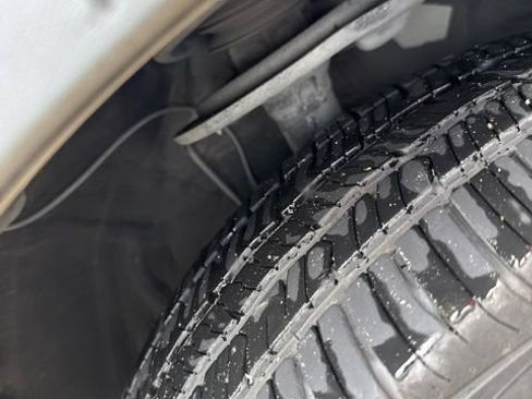 Used 2017 Toyota RAV4 LE FWD image 12