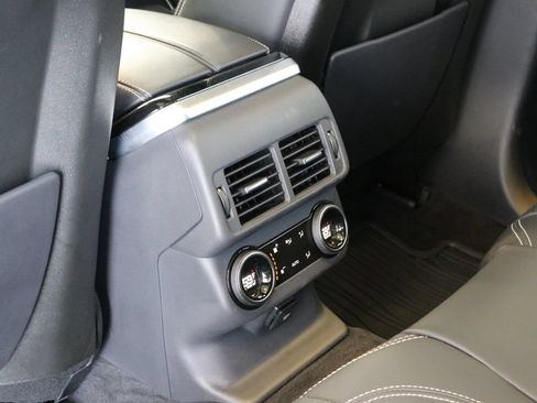 Used 2019 Land Rover Range Rover Velar R-Dynamic HSE AWD/4WD image 33