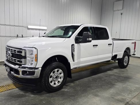 Used 2024 Ford F350 XLT w/ FX4 Off-Road Package image 2