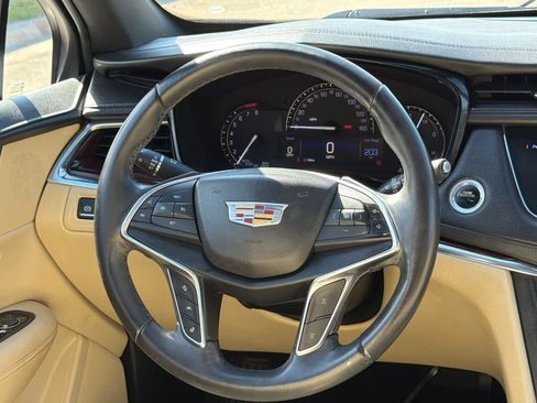 Used 2018 Cadillac XT5 Premium Luxury FWD image 14