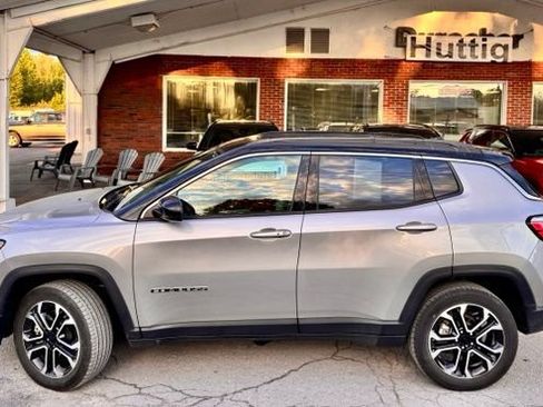 Used 2023 Jeep Compass Limited AWD/4WD image 2