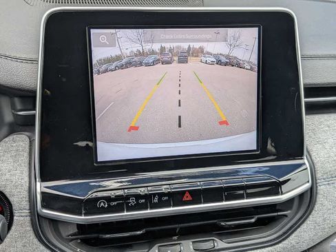 Certified 2025 Jeep Compass Latitude AWD/4WD image 25