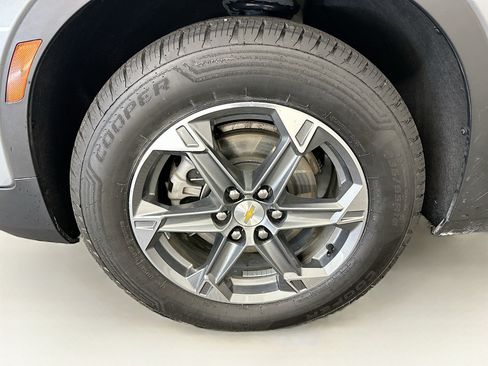 Used 2025 Chevrolet Blazer LT AWD/4WD image 35
