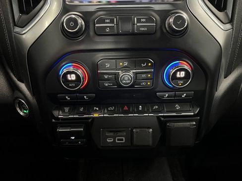 Used 2020 Chevrolet Silverado 3500 LTZ AWD/4WD image 15
