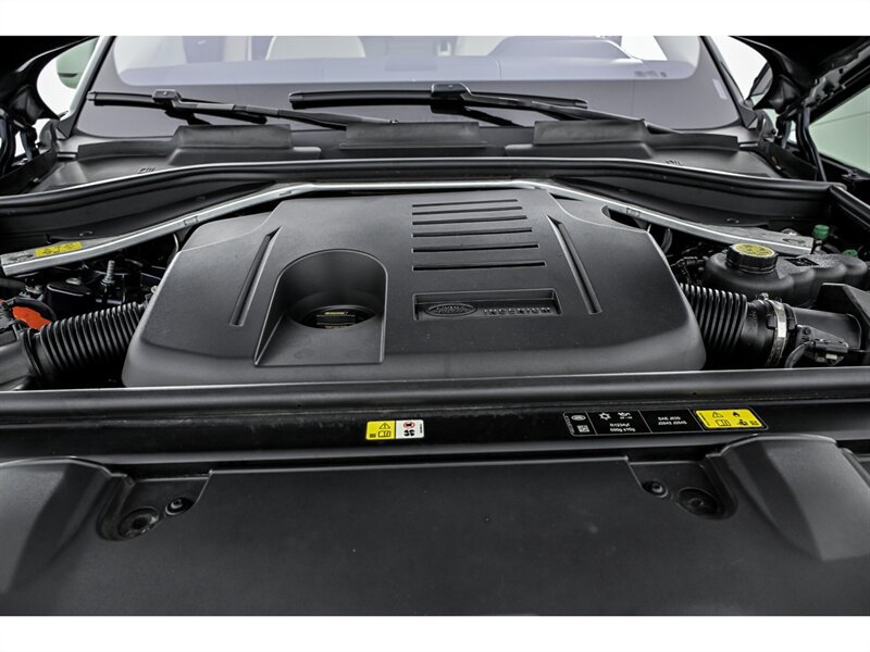 Used 2023 Land Rover Range Rover SE AWD/4WD image 12