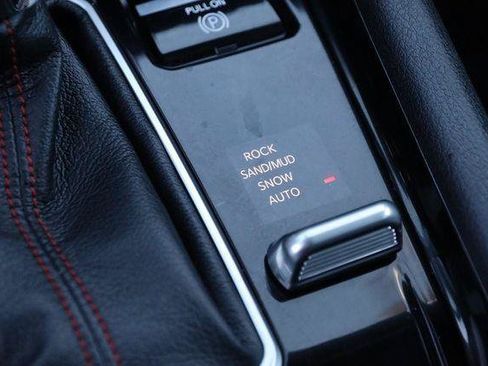 Used 2025 Jeep Compass Trailhawk AWD/4WD image 19