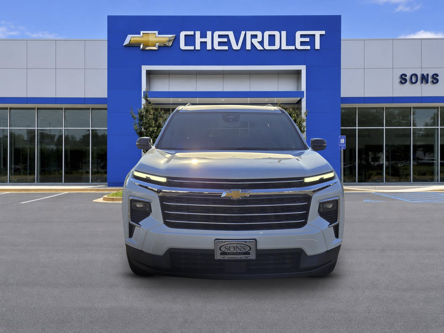 New 2027 Chevrolet Traverse LT w/ Driver Confidence Package FWD image 2