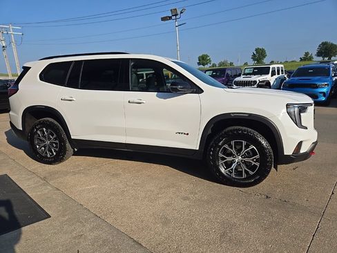 Used 2026 GMC Acadia AT4 w/ Luxury Package AWD/4WD image 13