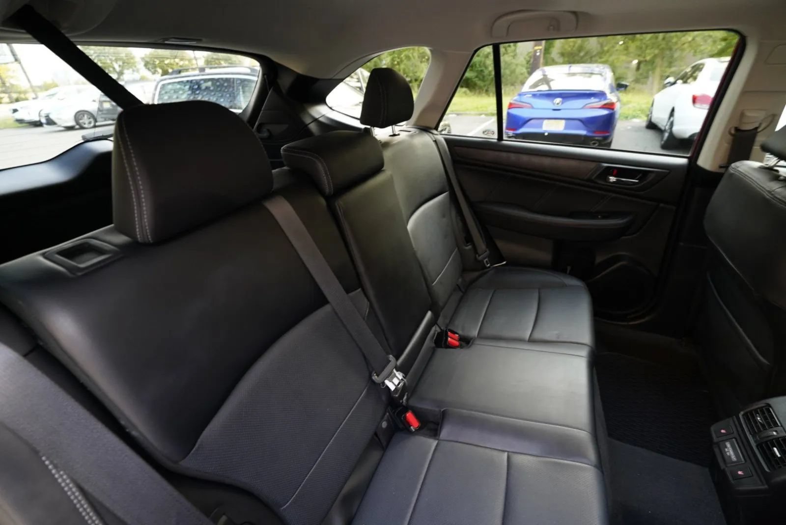 Used 2018 Subaru Outback 2.5i Limited AWD/4WD image 39